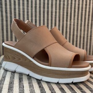 Sorel Tan Wedge Shoes with Contemporary Style